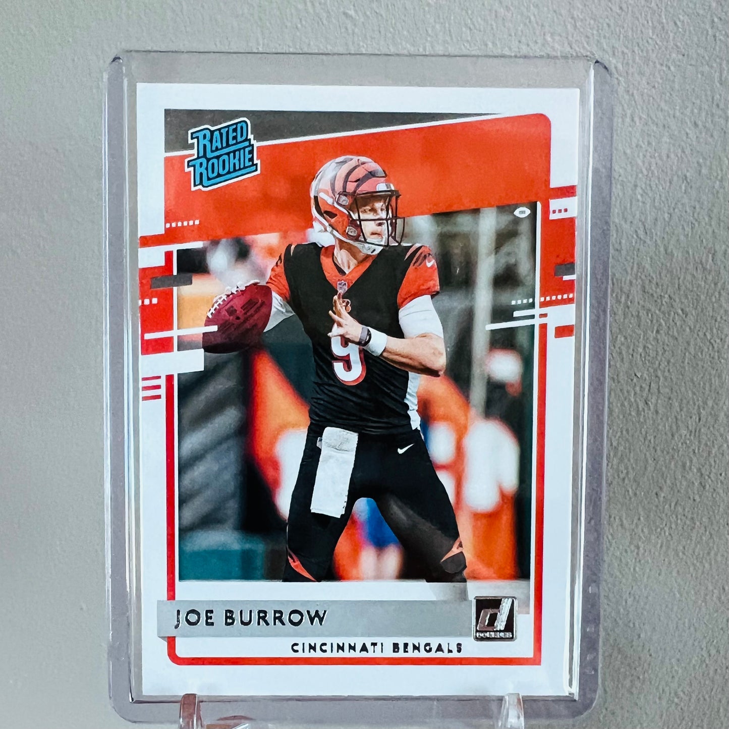 Example of 40PT slimloader with trading card